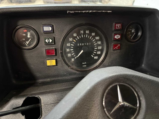 Mercedes-benz - 207 d - camper - 1977 - afbeelding 16 van  26