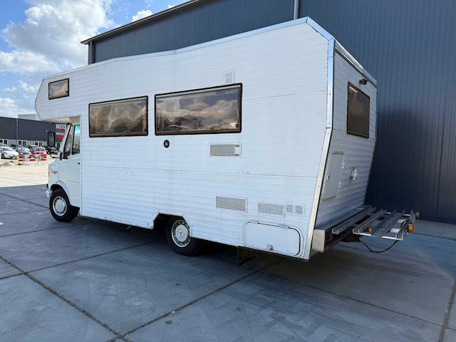 Mercedes-benz - 207 d - camper - 1977 - afbeelding 7 van  35