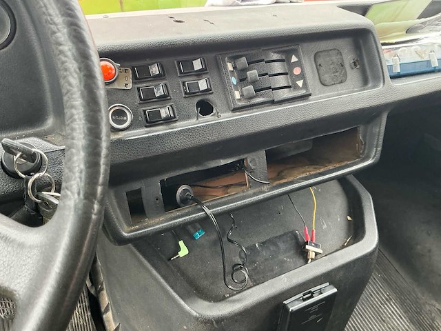 Mercedes-benz - 208 - bedrijfswagen / brandweerwagen - afbeelding 8 van  22