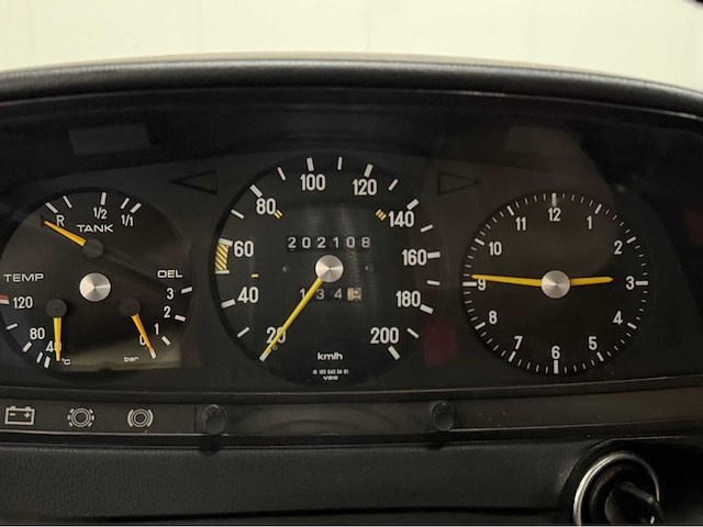 Mercedes-benz - 230 - 200-280 (w123) oldtimer - 1979 - afbeelding 9 van  32