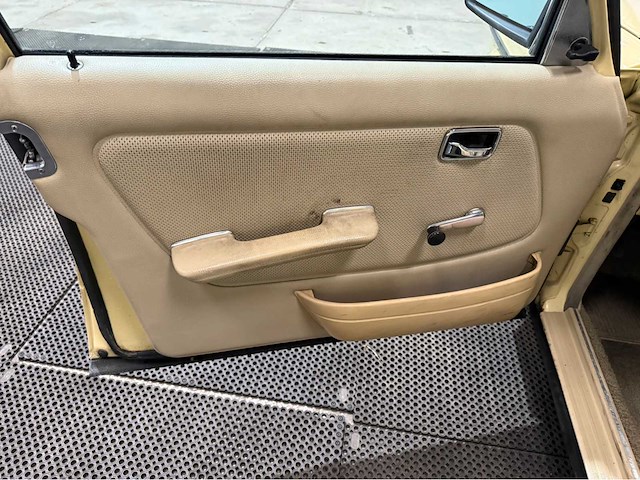 Mercedes-benz - 230 - 200-280 (w123) oldtimer - 1979 - afbeelding 13 van  32