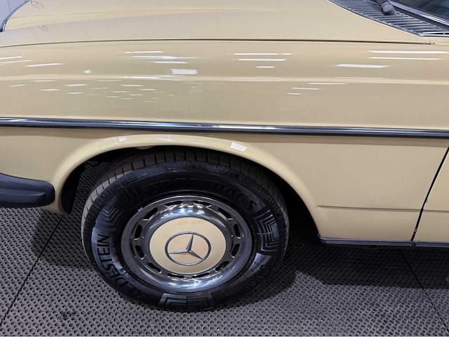 Mercedes-benz - 230 - 200-280 (w123) oldtimer - 1979 - afbeelding 20 van  32