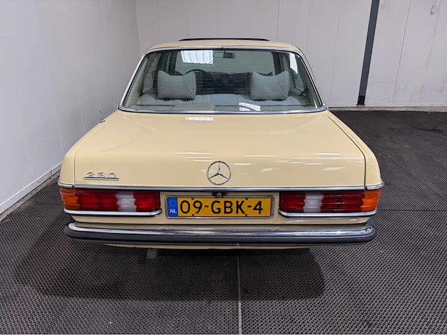 Mercedes-benz - 230 - 200-280 (w123) oldtimer - 1979 - afbeelding 28 van  32