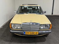 Mercedes-benz - 230 - 200-280 (w123) oldtimer - 1979 - afbeelding 31 van  32