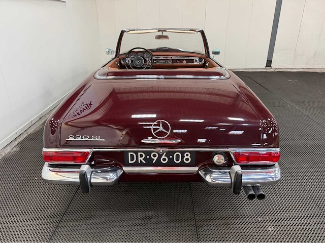 Mercedes-benz - 230 sl - pagode - cabriolet - oldtimer - 1964 - afbeelding 4 van  37