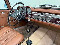 Mercedes-benz - 230 sl - pagode - cabriolet - oldtimer - 1964 - afbeelding 18 van  37