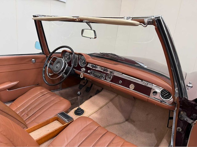 Mercedes-benz - 230 sl - pagode - cabriolet - oldtimer - 1964 - afbeelding 26 van  37