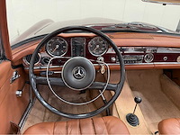 Mercedes-benz - 230 sl - pagode - cabriolet - oldtimer - 1964 - afbeelding 20 van  37
