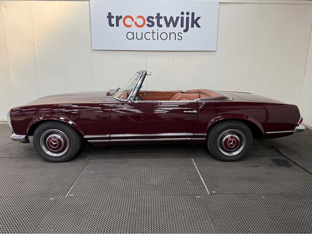 Mercedes-benz - 230 sl - pagode - cabriolet - oldtimer - 1964 - afbeelding 2 van  37