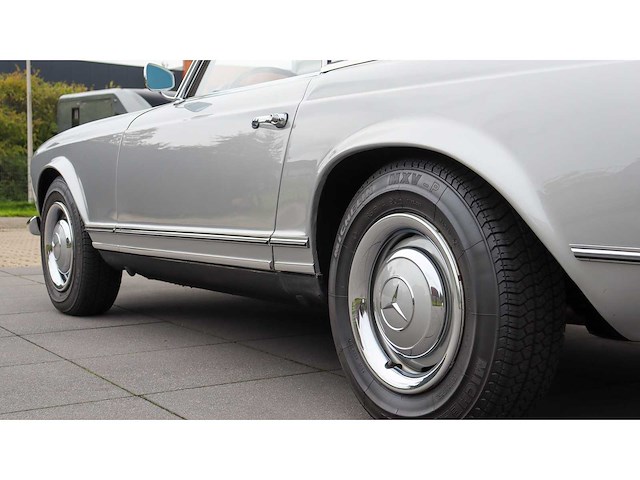 Mercedes-benz - 230 sl automaat - pagode - oldtimer - 09-xg-58 - 1967 - gerestaureerd - afbeelding 16 van  19