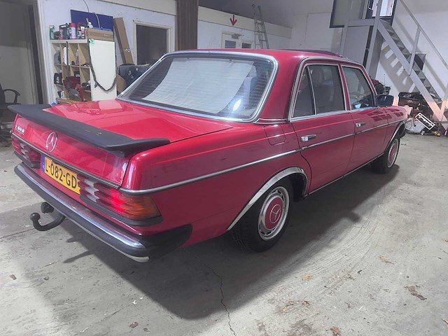 Mercedes-benz - 240 - w123 - l-082-gd- 1982 - afbeelding 16 van  19