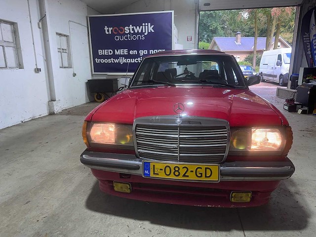Mercedes-benz - 240 - w123 - l-082-gd- 1982 - afbeelding 19 van  22