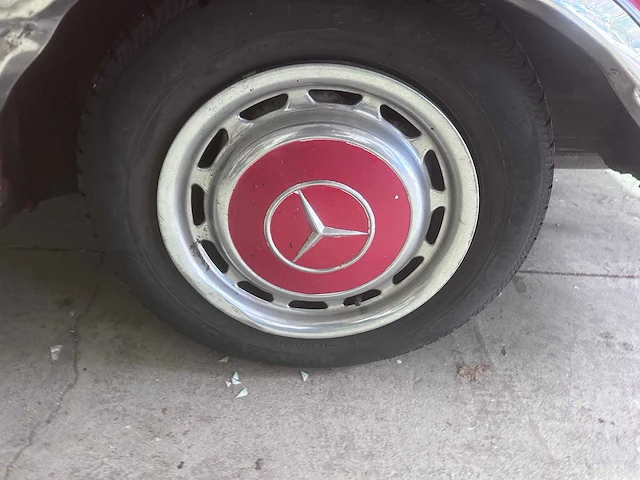 Mercedes-benz - 240 - w123 - l-082-gd- 1982 - afbeelding 6 van  22