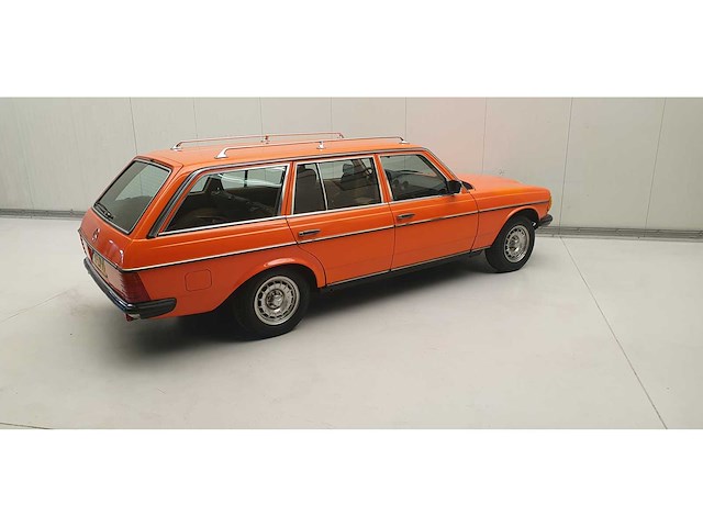 Mercedes-benz - 250 (w123) combi - 250 t - personenauto - afbeelding 2 van  27