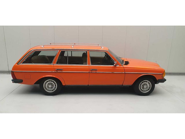 Mercedes-benz - 250 (w123) combi - 250 t - personenauto - afbeelding 3 van  27