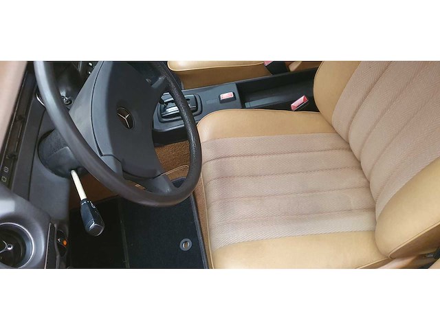 Mercedes-benz - 250 (w123) combi - 250 t - personenauto - afbeelding 9 van  27