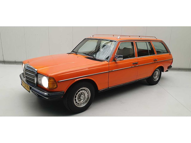 Mercedes-benz - 250 (w123) combi - 250 t - personenauto - afbeelding 22 van  27