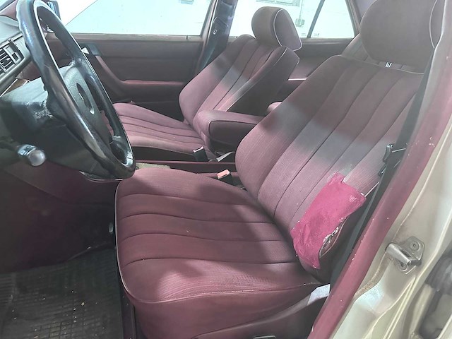 Mercedes-benz - 300d (w124) - 300 dl 6p. - kjv-81-t- 1985 - afbeelding 3 van  10