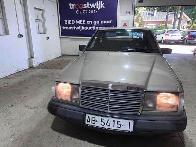 Mercedes-benz - 300d (w124) - 300 dl 6p. - kjv-81-t- 1985 - afbeelding 9 van  10