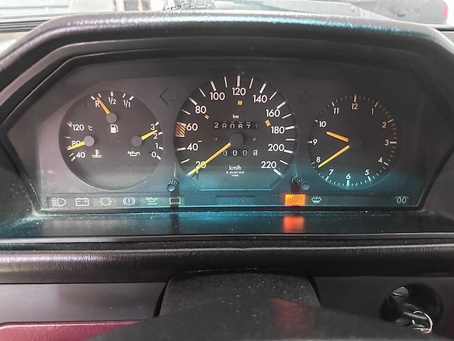 Mercedes-benz - 300d (w124) - 300 dl 6p. - kjv-81-t- 1985 - afbeelding 10 van  10
