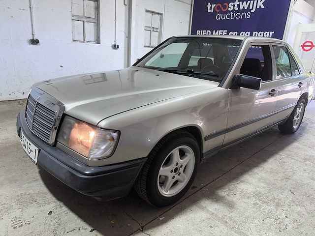 Mercedes-benz - 300d (w124) - 300 dl 6p. - kjv-81-t- 1985 - afbeelding 1 van  12