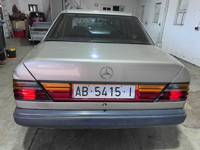 Mercedes-benz - 300d (w124) - 300 dl 6p. - kjv-81-t- 1985 - afbeelding 9 van  12