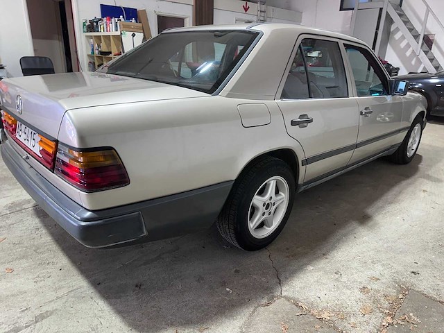 Mercedes-benz - 300d (w124) - 300 dl 6p. - kjv-81-t- 1985 - afbeelding 10 van  12