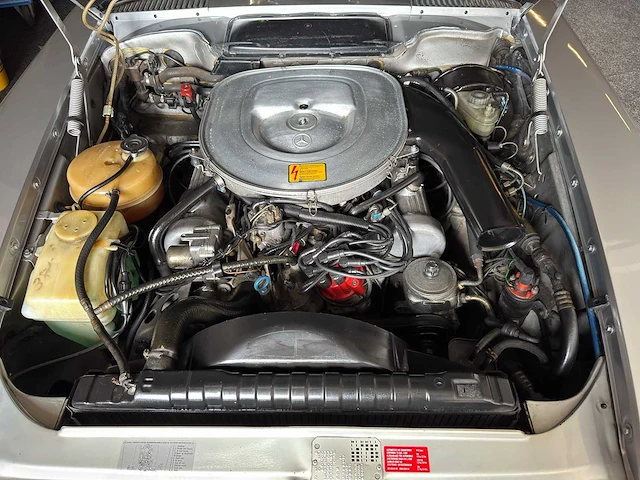 Mercedes-benz - 380 sl - 1984 - r-389-jj - personenauto - afbeelding 16 van  23