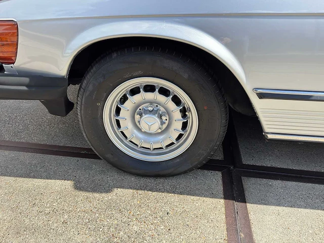 Mercedes-benz - 380 sl - 1984 - r-389-jj - personenauto - afbeelding 25 van  37