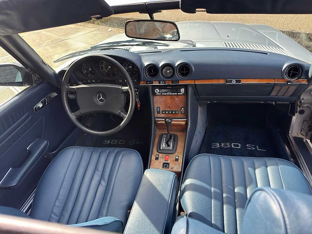 Mercedes-benz - 380 sl - 1984 - r-389-jj - personenauto - afbeelding 11 van  37