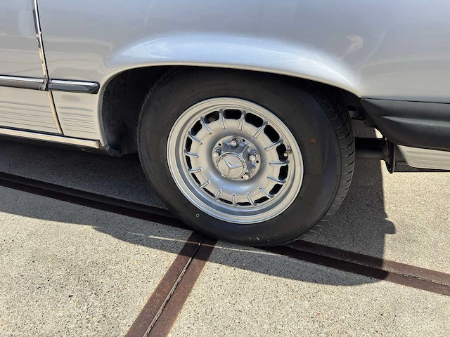 Mercedes-benz - 380 sl - 1984 - r-389-jj - personenauto - afbeelding 26 van  37