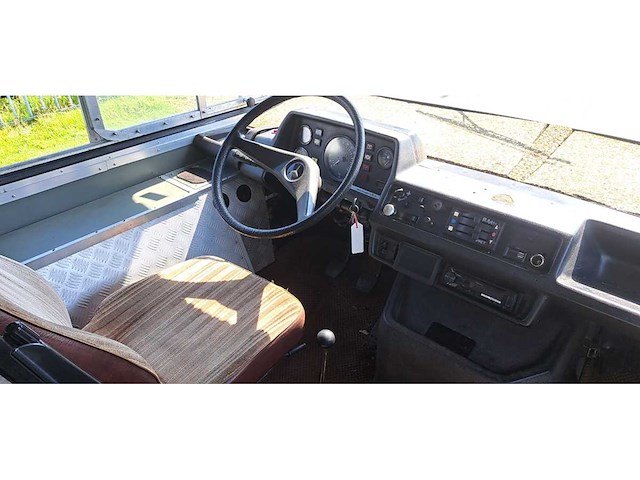 Mercedes-benz - 601 d28 camper - afbeelding 42 van  43