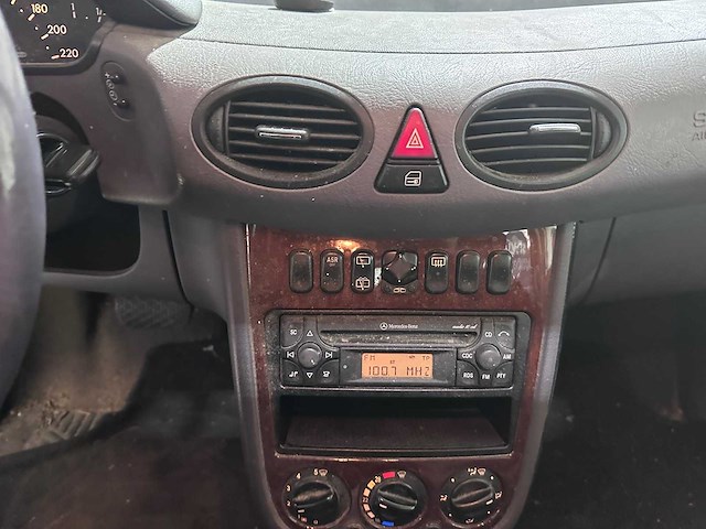 Mercedes-benz - a-klasse - 140 classic automaat- j-847-kx- 2004 - afbeelding 1 van  13