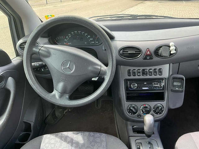 Mercedes-benz - a-klasse - 140 classic lang automaat - car - 2004 - afbeelding 9 van  32
