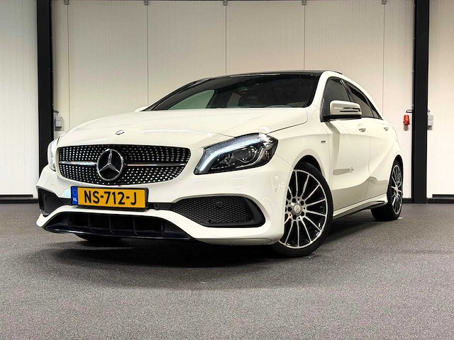 Mercedes-benz - a-klasse - 160 - car - 2017|ns-712-j|iaw - afbeelding 1 van  23