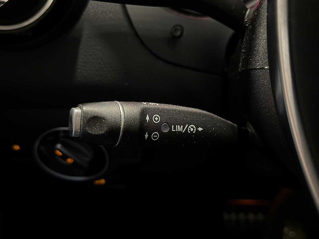 Mercedes-benz - a-klasse - 160 - car - 2017|ns-712-j|iaw - afbeelding 19 van  23