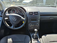 Mercedes-benz - a-klasse - 160 blueeff bns cl. - car - 2010 - afbeelding 2 van  16