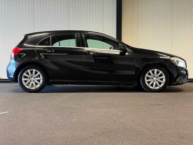 Mercedes-benz - a-klasse - 180 2013 5-klj-49 iaw - afbeelding 11 van  17