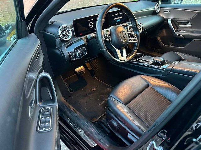 Mercedes-benz - a-klasse - 180 bns solution - car - automaat - 2020 - afbeelding 4 van  29