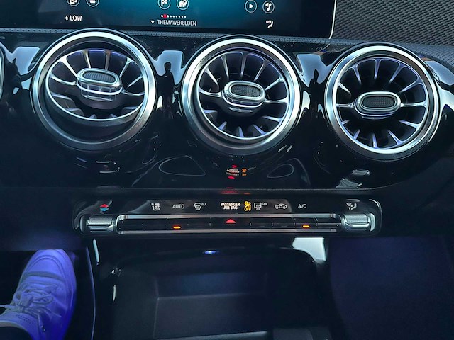 Mercedes-benz - a-klasse - 180 bns solution - car - automaat - 2020 - afbeelding 8 van  29
