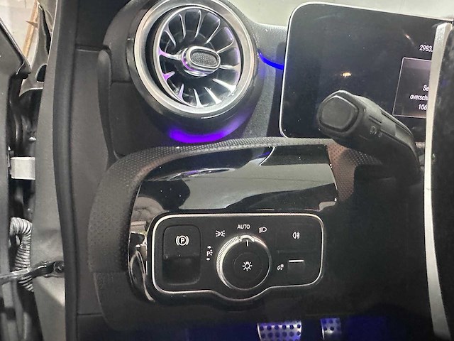 Mercedes-benz - a-klasse - 180 d bns sol amg automaat - g-358-rx- 2019 - afbeelding 3 van  20