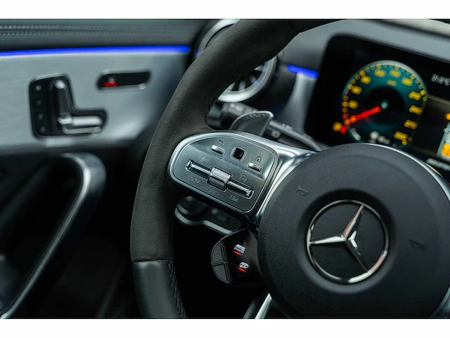 Mercedes-benz - a-klasse - amg 45 s 4matic+ - 2021 - l-749-nx - personenauto - afbeelding 2 van  47