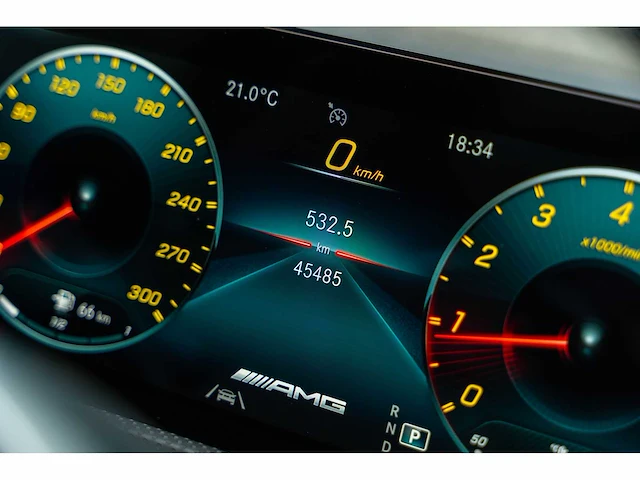 Mercedes-benz - a-klasse - amg 45 s 4matic+ - 2021 - l-749-nx - personenauto - afbeelding 31 van  47