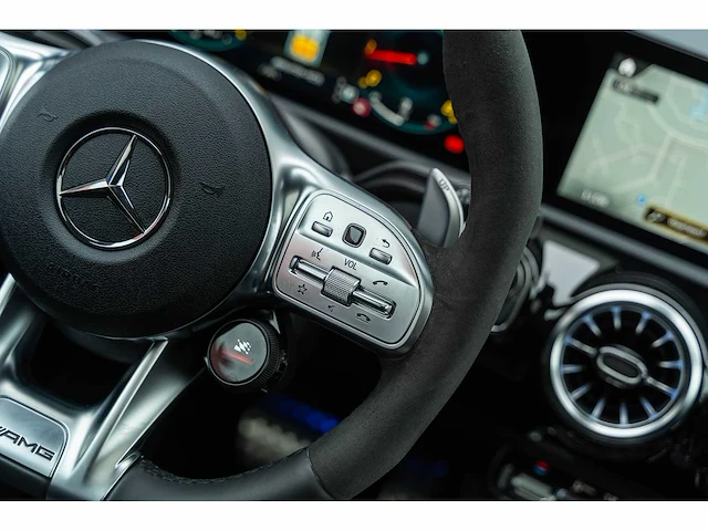 Mercedes-benz - a-klasse - amg 45 s 4matic+ - 2021 - l-749-nx - personenauto - afbeelding 19 van  34