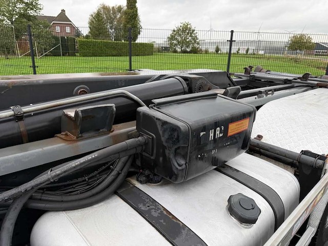 Mercedes-benz - actros - haakarm - 43-bbs-8 - 2013 - vrachtwagen - afbeelding 13 van  40