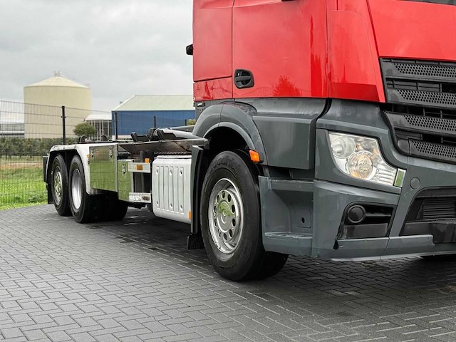 Mercedes-benz - actros - haakarm - 43-bbs-8 - 2013 - vrachtwagen - afbeelding 2 van  20