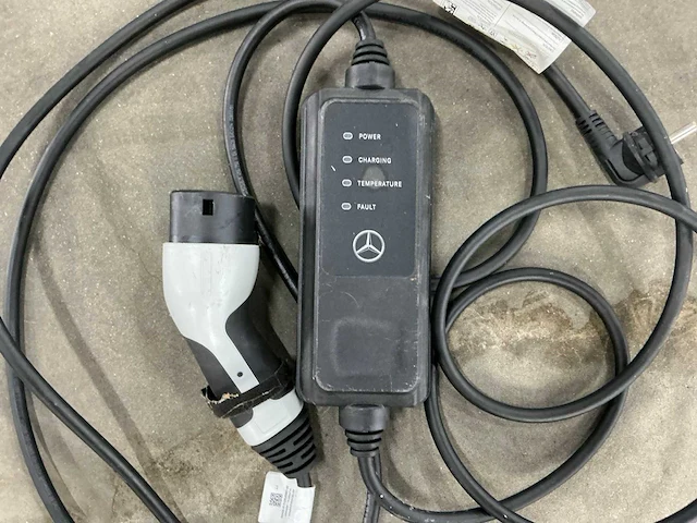 Mercedes benz - auto acculader - afbeelding 3 van  5