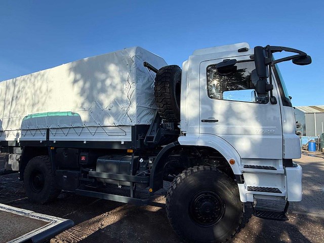 Mercedes benz - axor 1829 4x4 - vrachtwagen - afbeelding 6 van  8