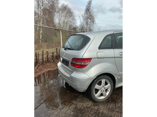 Mercedes-benz - b 180 cdi - belgische papieren - afbeelding 15 van  22