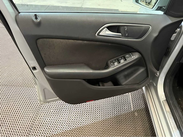 Mercedes-benz - b-klasse - 200 - automaat - personenauto - 2012 - afbeelding 27 van  27